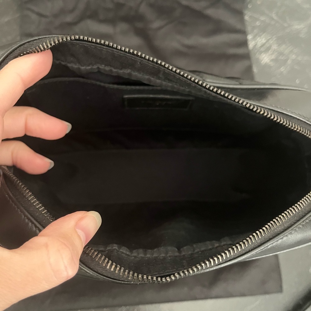 SAINT LAURENT LOU CAMERA BAG IN QUILTED LEATHER - Picture 14 of 17